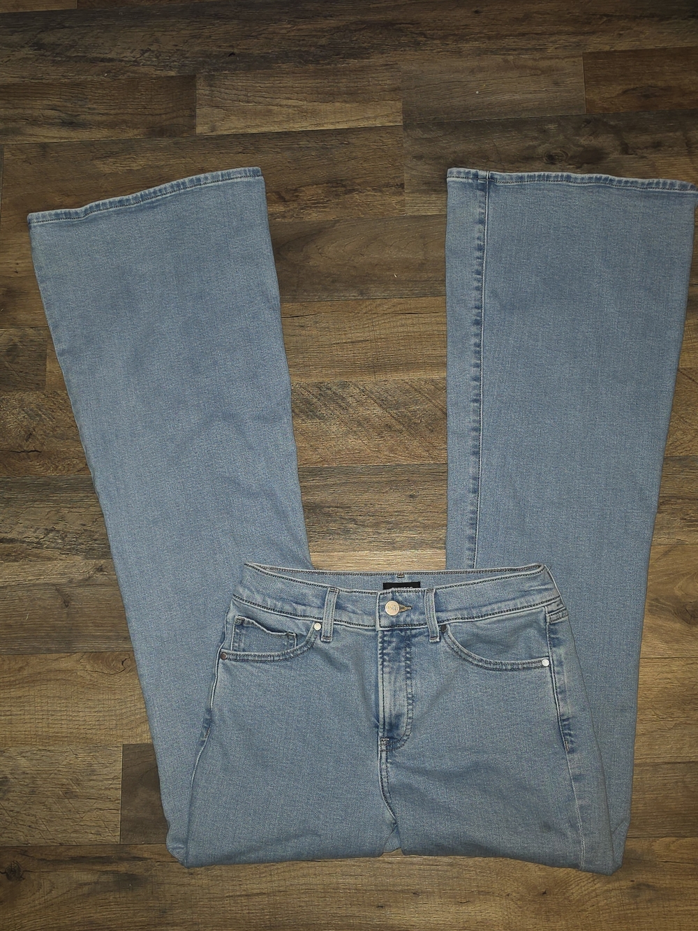 Express '70s Flare Mid-Rise Light Wash Jeans Size 4L